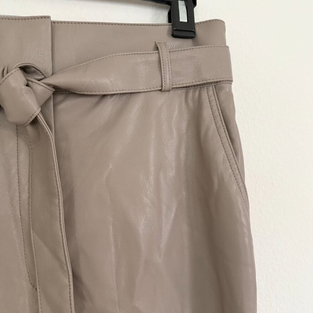 NWT Aritzia Babaton Tie Waist Grey Vegan Leather Cropped Pants Size 8 - Picture 2 of 9
